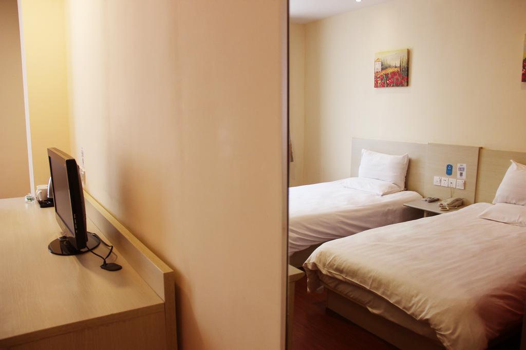 Hanting Hotel Qingdao Wusi Square Room photo